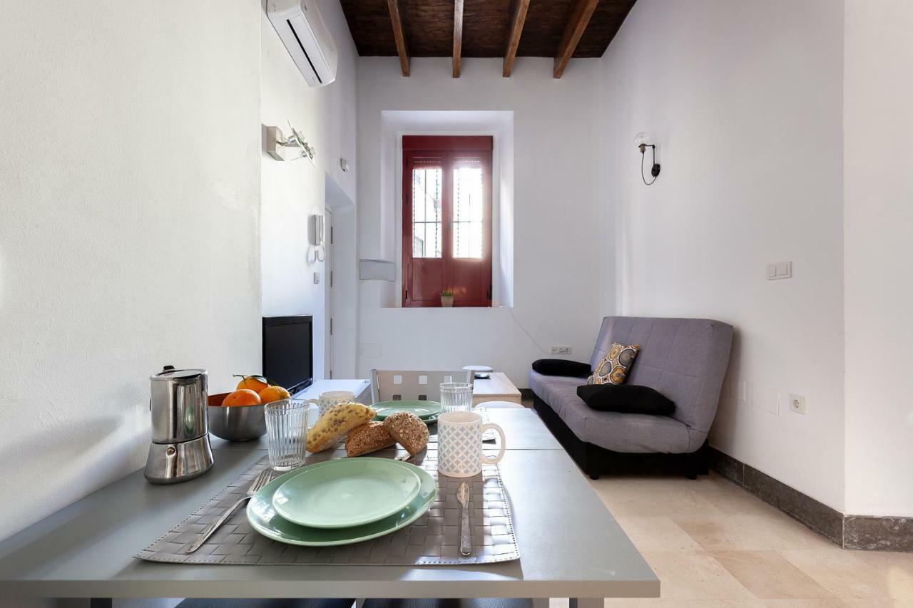 Pasaje Amores Iz. - Tranquilidad Y Vida Cultural En Centro Sevilla 4Px Buitenkant foto